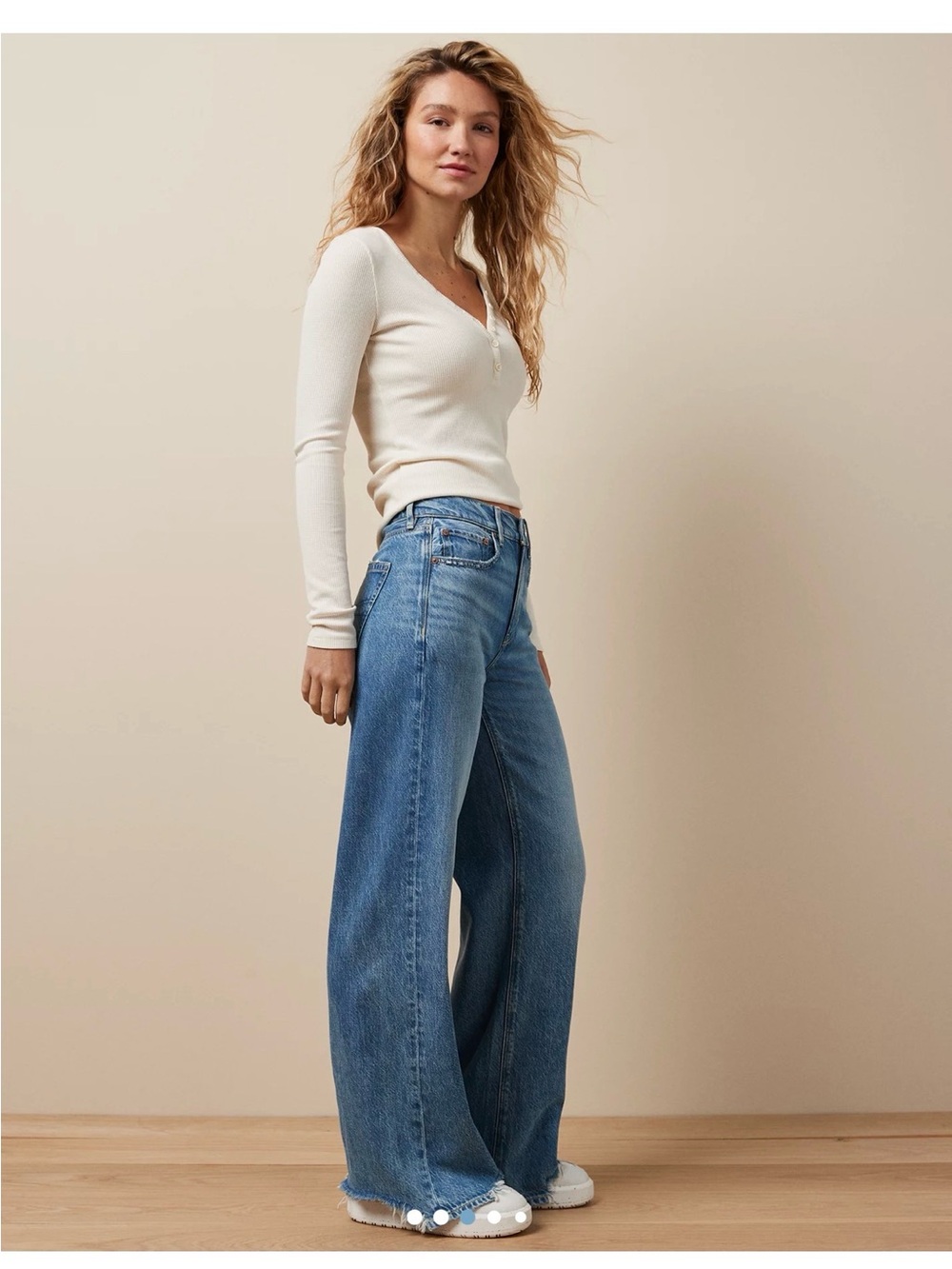 American Eagle Outfitters Wide-Leg Jeans in Medium Blue Wash